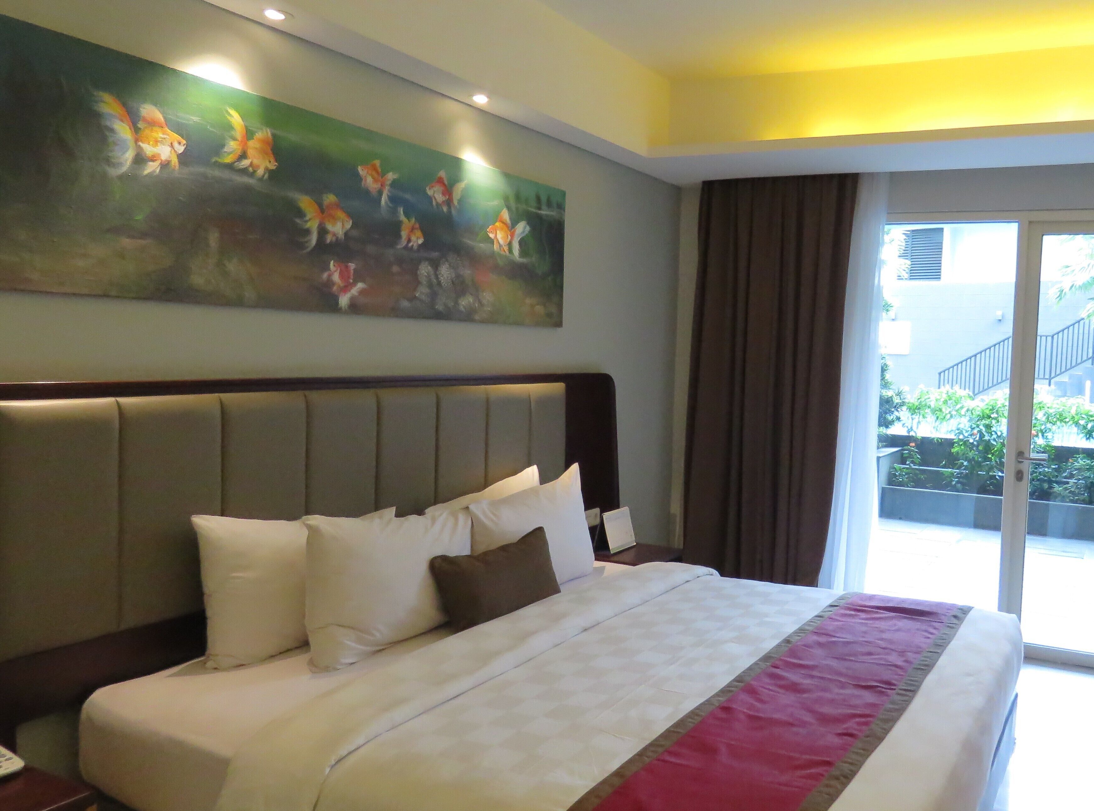 deluxe double room | premium bedding, minibar, in-room safe, desk