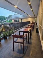 Breakfast, lunch, dinner served; Indonesian cuisine 