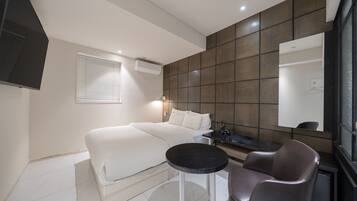 Superior Room | Down comforters, free WiFi