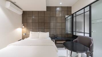 Superior Room | Down comforters, free WiFi