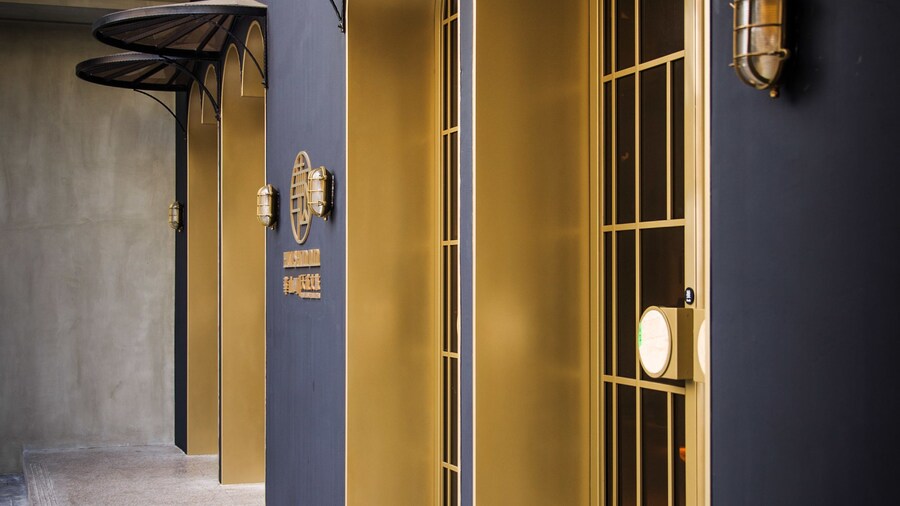 Cosmos Hotel Huashan Town