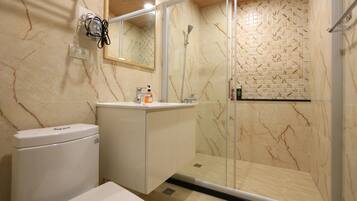 Quadruple Room | Soundproofing, free WiFi