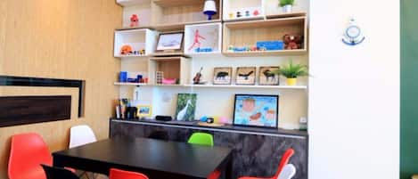 Daily local cuisine breakfast for a fee