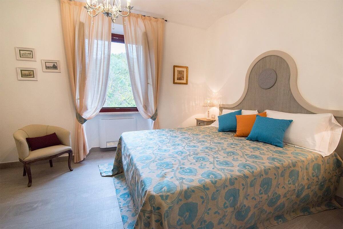 Comfort Double or Twin Room, 2 Bedrooms | 1 bilik tidur, peralatan tempat tidur premium, bar mini 