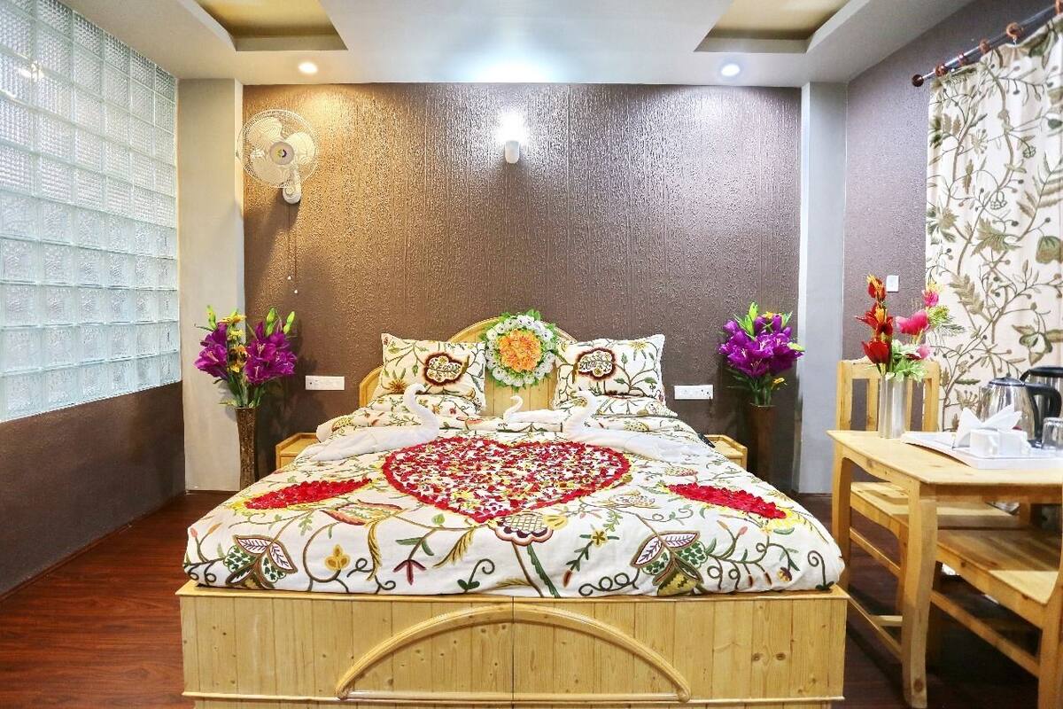 Deluxe Room | Busa memori, peti besi dalam bilik, langsir/tirai gelap terus 