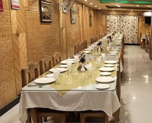 Restaurant - Hotel Shefaf (Srinagar)