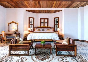 스위트 (Thansur ) | 미니바, 객실 내 금고, 책상, 다리미/다리미판