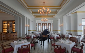 2 restaurants, breakfast, lunch, dinner served; French cuisine - Le Bokor Palace (Kampot)