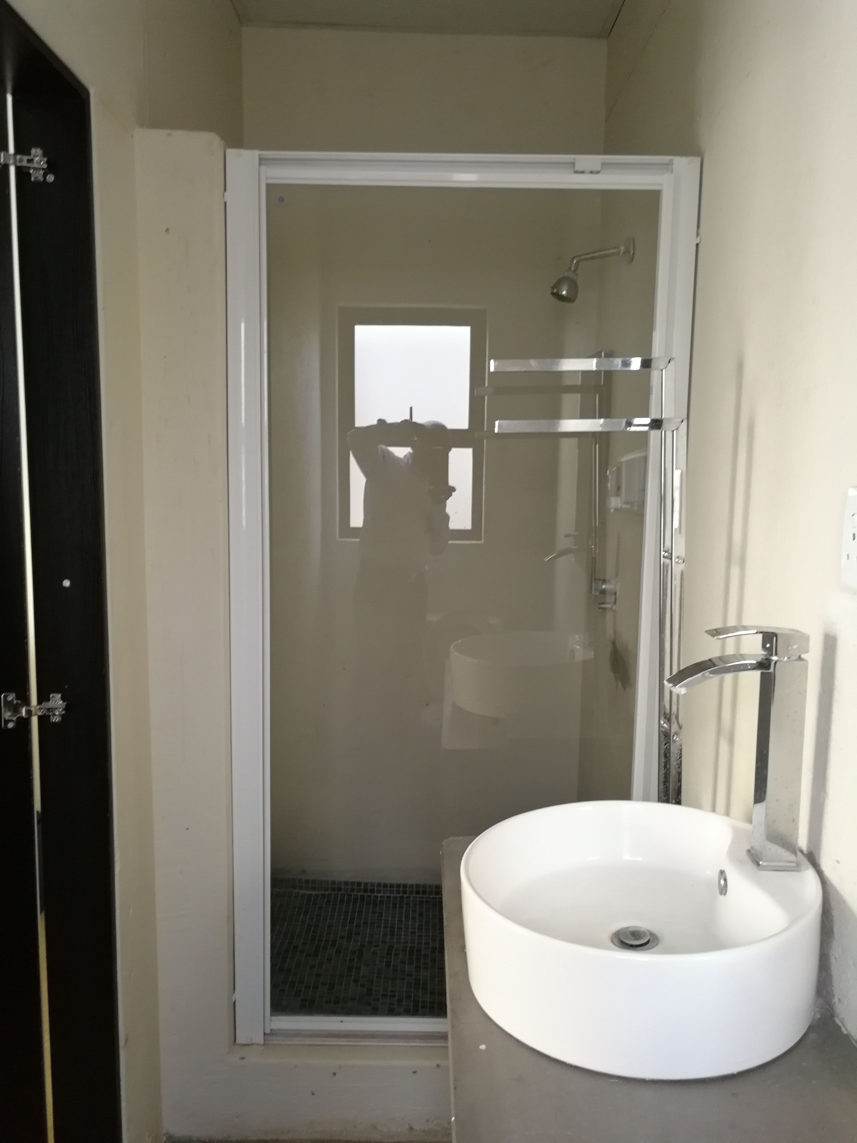 Deluxe Twin kamer | Badkamer | Een douche, gratis toiletartikelen, handdoeken