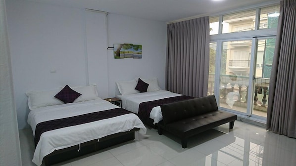 Desk, blackout drapes, rollaway beds, free WiFi - Taitungtourist INN (Taitung)