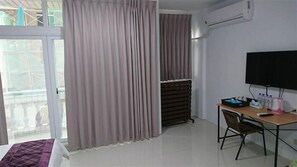 Desk, blackout curtains, rollaway beds, free WiFi - Taitungtourist INN (Taitung)