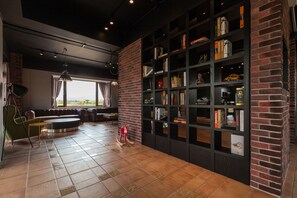 Interior entrance - More Manor (Dongshan)