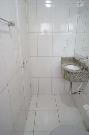 Bathroom sink - Hotel Nelo (Jaragua do Sul)
