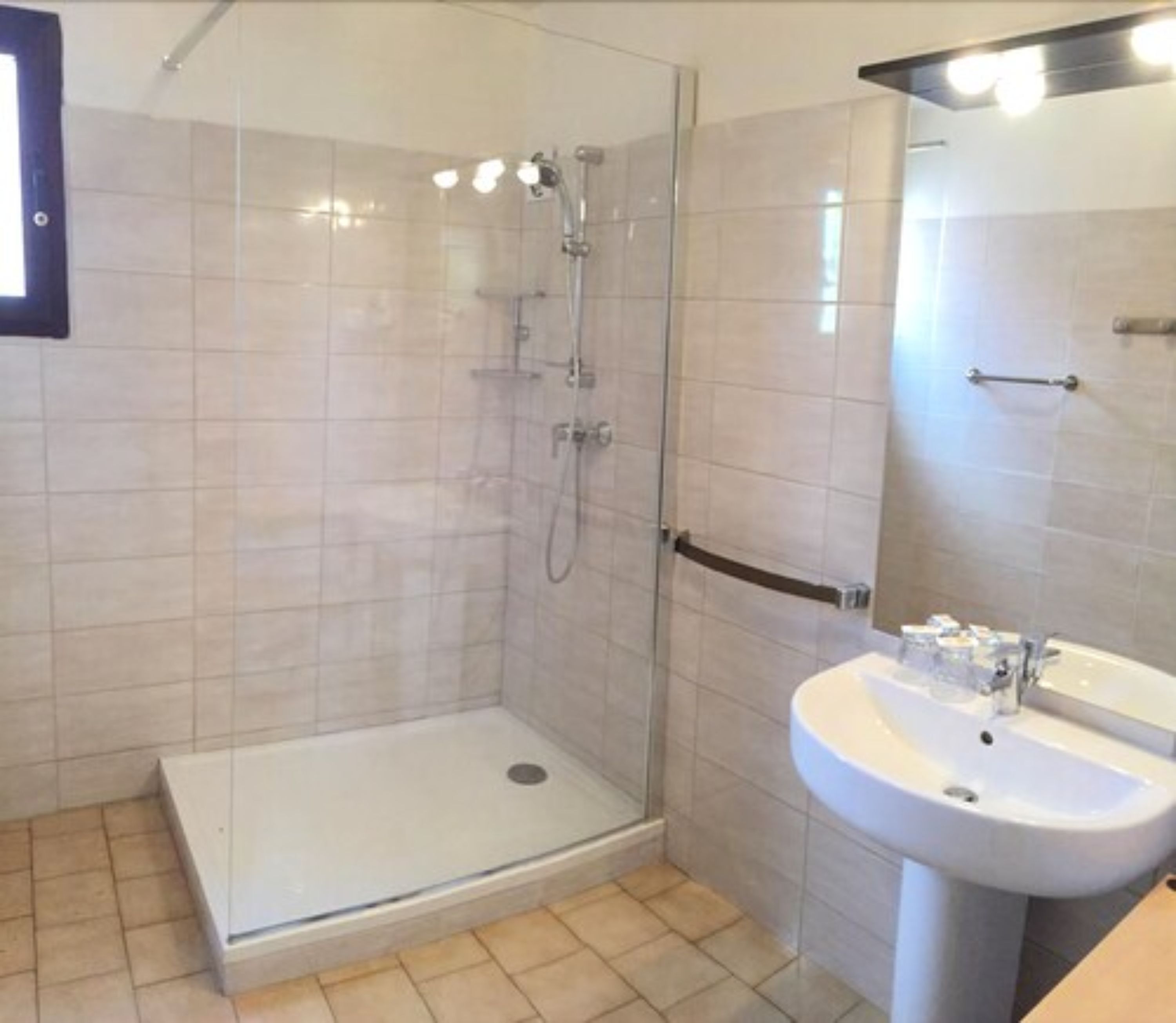 deep-soaking bathtub, free toiletries, hair dryer, towels