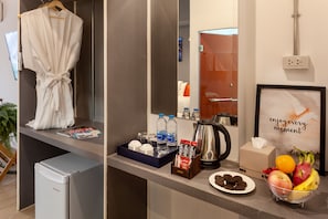 Deluxe Sea View | Minibar, soundproofing, free WiFi, bed sheets