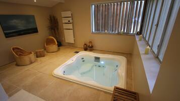 Bain à remous intérieur