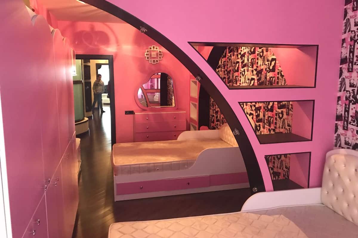 2 bedrooms, premium bedding, desk, iron/ironing board