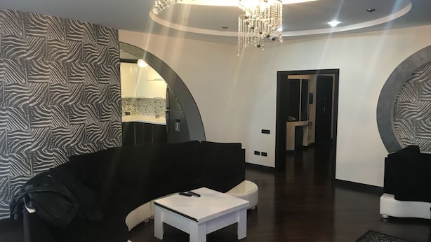Luxury Apartment, 2 Bedrooms, City View | Living room | Flat-screen TV - Baku Family Apartments (Baku)