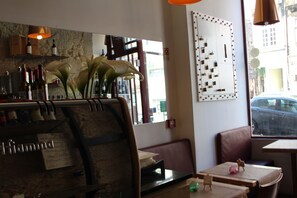 Bar (a l'allotjament)