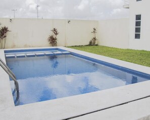 Utomhuspool