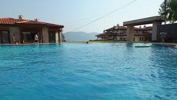 Außenpool (je nach Saison geöffnet)