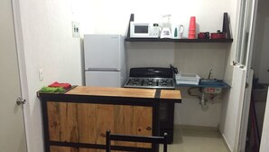 Apartemen Comfort, Beberapa Tempat Tidur | Dapur pribadi | Lemari es besar, microwave (berdasarkan permintaan), oven, dan kompor