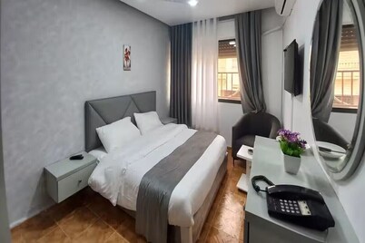 Al-Nujoom Hotel Suites