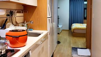 Room | Premium bedding, soundproofing, iron/ironing board, rollaway beds