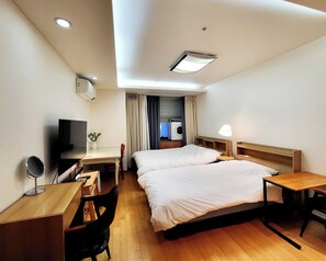 Studio | Premium bedding, soundproofing, iron/ironing board, rollaway beds - Khan Residence (Seoul)