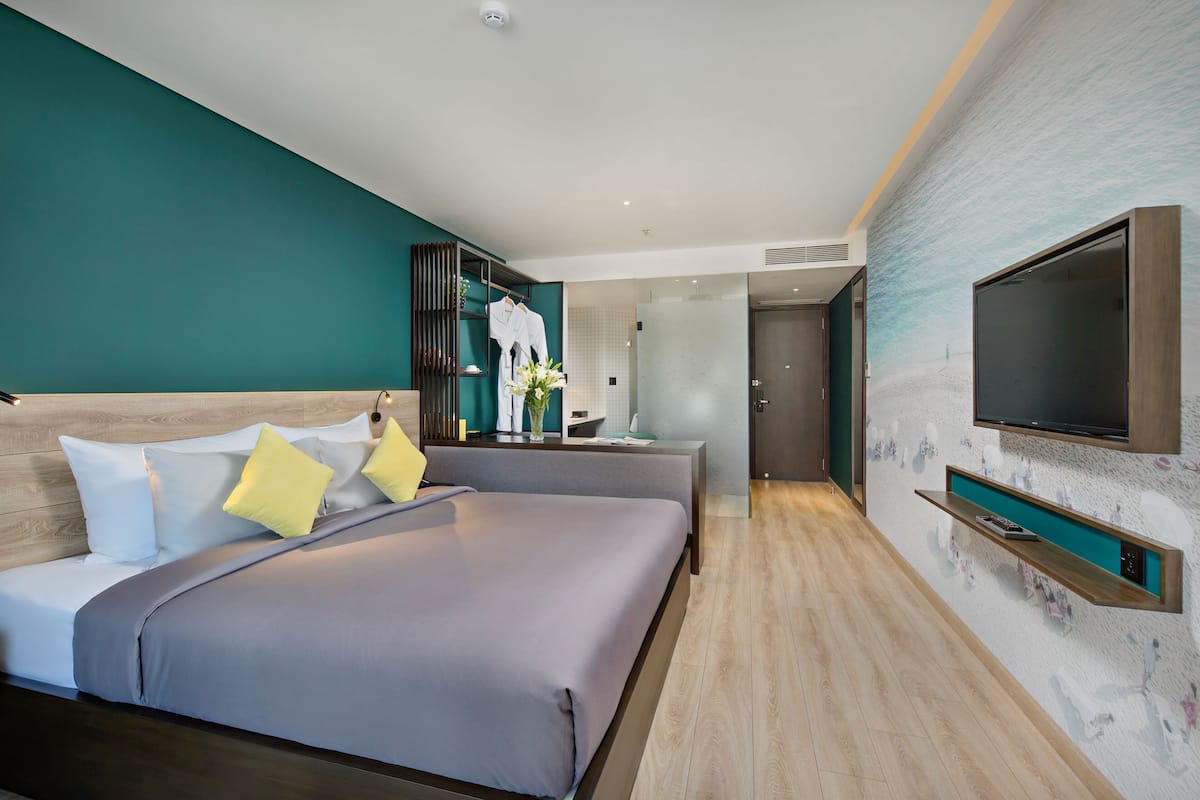 Minibar, in-room safe, desk, blackout curtains