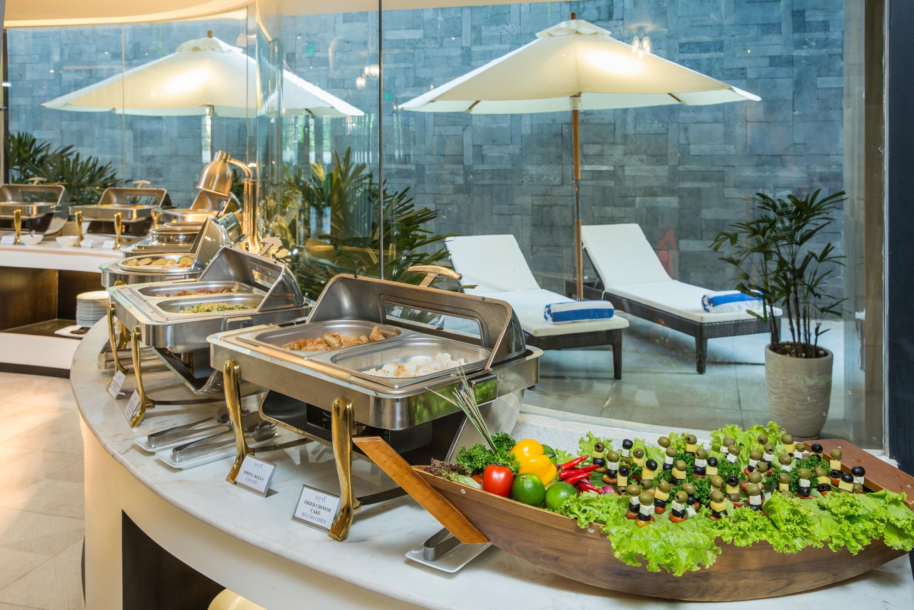 daily buffet breakfast (vnd 400000 per person)