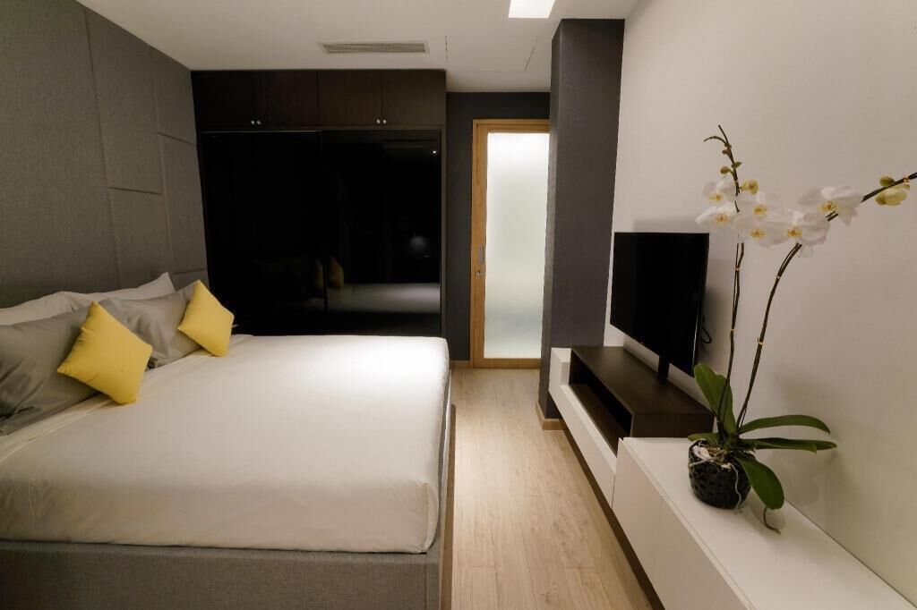 Minibar, in-room safe, desk, blackout curtains