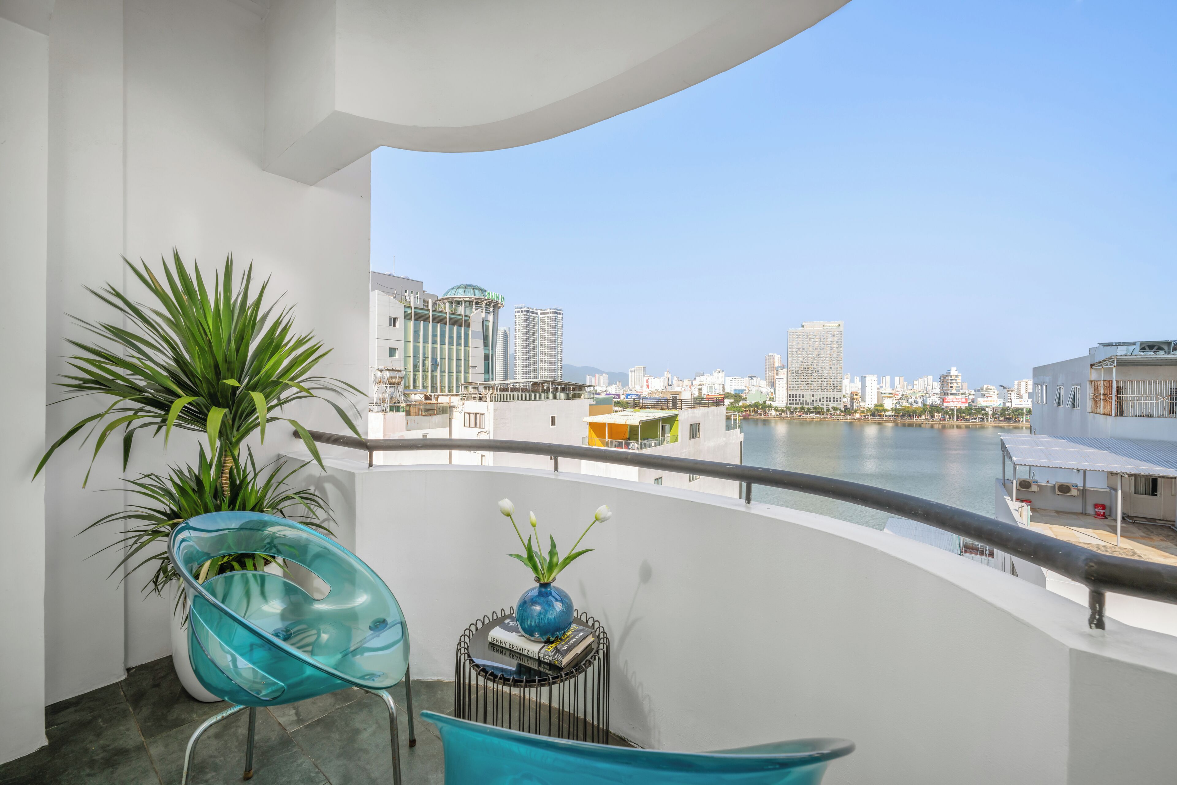 superior double balcony | city view