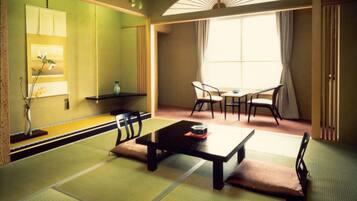 Japanese Style Room, 3rd Floor or Upper | In-room dining
