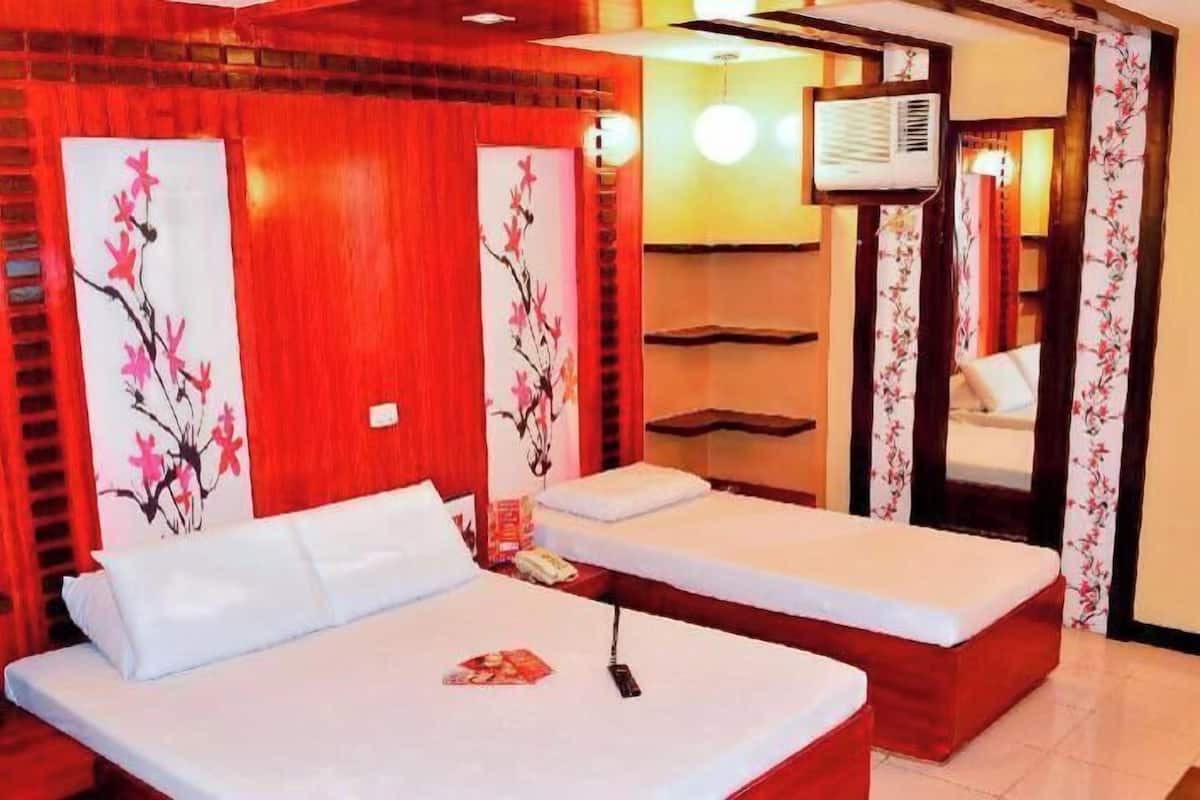 Safe på rommet, skrivebord, wi-fi (inkludert) og sengetøy