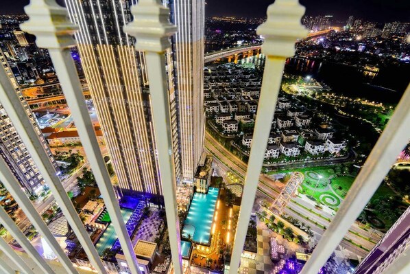 Bureau, rideaux occultants, fer et planche à repasser, Wi-Fi gratuit