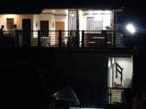 Front of property - evening/night - Lolo Bob's Bed And Breakfast (El Nido)