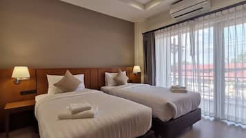 Superior Twin Room | Desk, blackout drapes, free WiFi, bed sheets