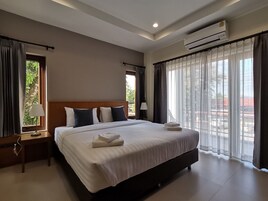 Superior Double Room | Desk, blackout drapes, free WiFi, bed sheets