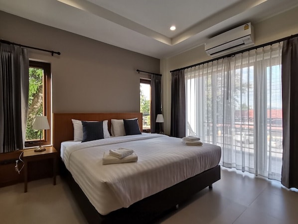 Superior Double Room | Desk, blackout drapes, free WiFi, bed sheets
