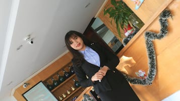 Quầy tiếp tân