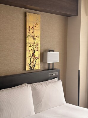 Guest Room, 1 Queen Bed - DoubleTree by Hilton Kyoto Station (Kyoto)