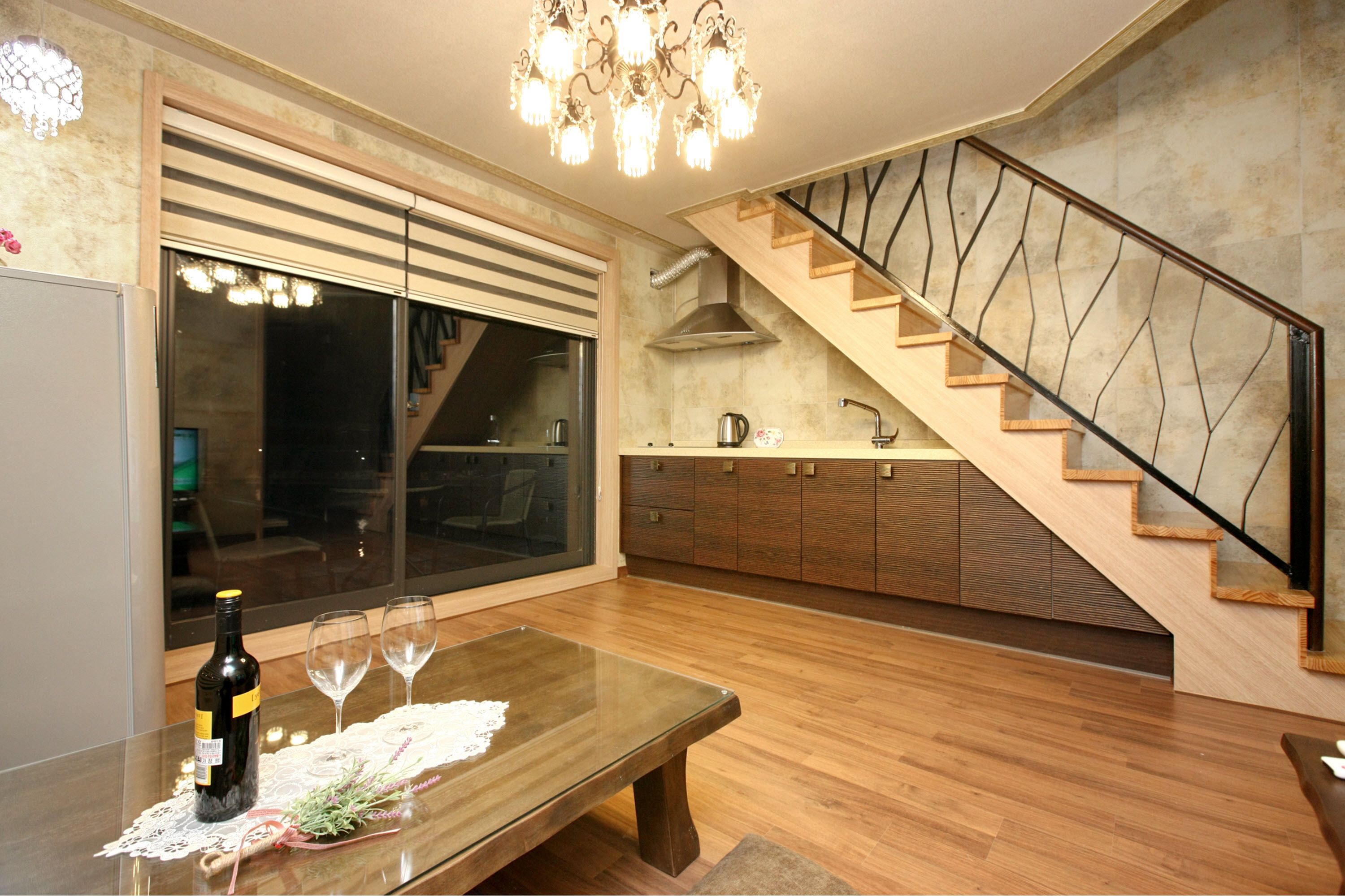 Duplex, 1 Bedroom (A401) | Living area | Flat-screen TV