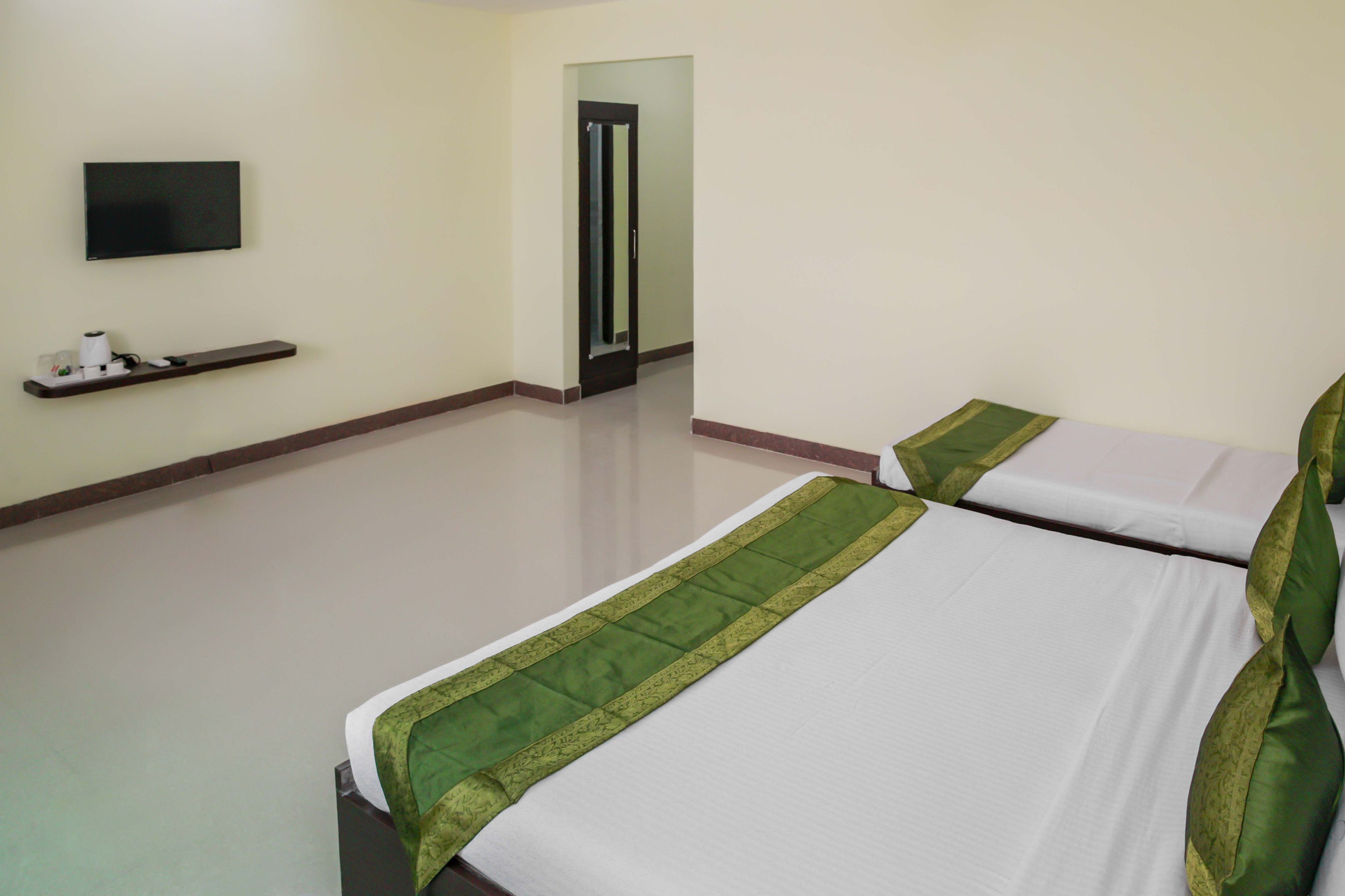 deluxe room | rollaway beds, free wifi