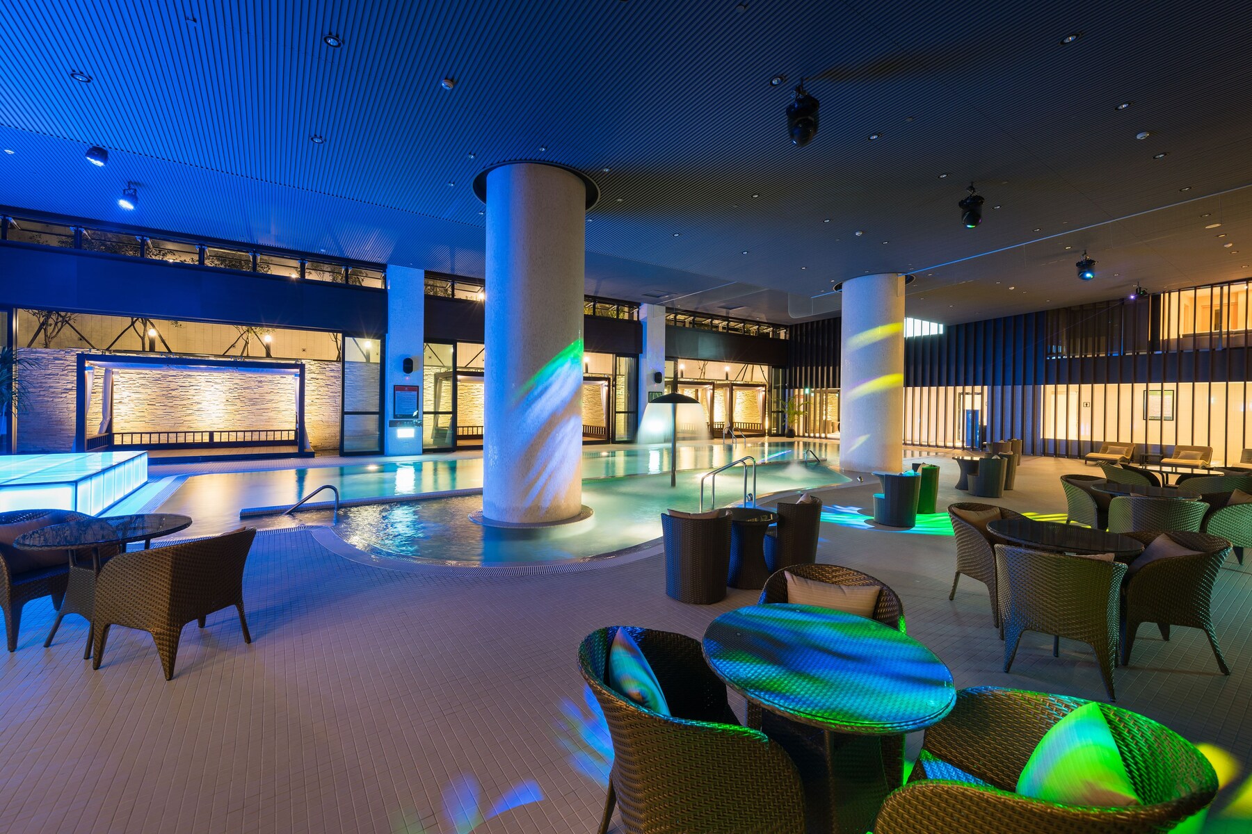 Poolside bar