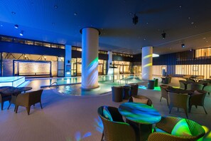 Poolside bar - Asia Pacific Hotel Beitou (Taipei)