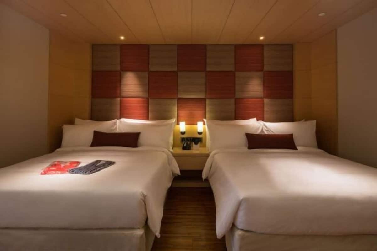 1 kamar tidur, seprai premium, bantalan ekstra lembut, dan minibar