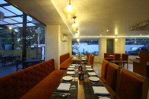 International cuisine - Evoke Lifestyle Candolim (Candolim)