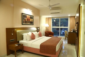 Club Double Room, 1 Double Bed | Minibar, in-room safe, desk, iron/ironing board - Evoke Lifestyle Candolim (Candolim)