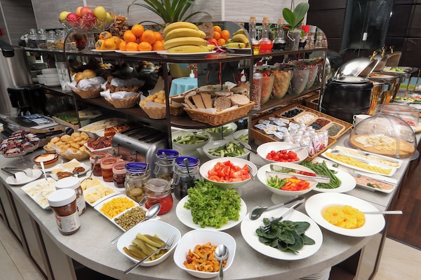 Free buffet breakfast